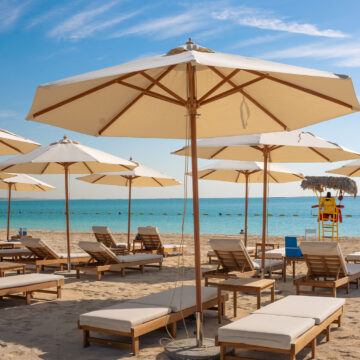 Marsana East Beach e prima plajă unde poți să înoți noaptea