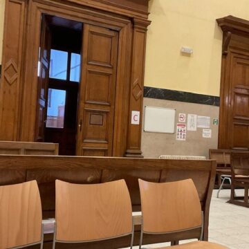 O bandă de români fura cartușe de imprimantă și periuțe electrice în Belgia. Cum au fost prinși cei patru hoți