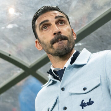 Charalambous-reactie-plina-de-venin-dupa-FCSB-–-Feyenoord-impotriva-celor-care-i-au-atacat-pe-fotbalistii-sai.jpg Charalambous, reacție plină de venin după FCSB – Feyenoord împotriva celor care i-au atacat fotbaliștii