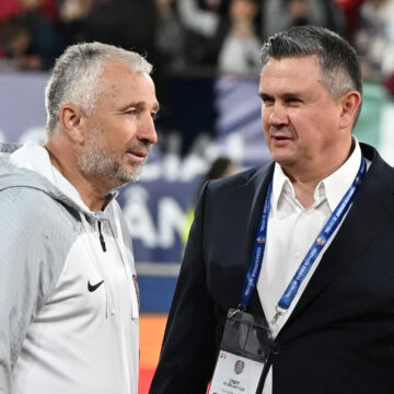 Dan-Petrescu-a-apelat-la-un-vraci-din-China-pentru-a-si-trata-boala-grava.jpg Dan Petrescu a apelat la un vraci din China pentru a-și trata boala gravă