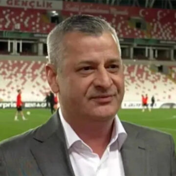 El-e-alesul-lui-Nelu-Varga-pentru-a-fi-noul-presedinte-de-la-CFR-Cluj.-Giovanni-Becali-a-confirmat-ProSport-„E-meserias.jpg Nelu Varga a luat încă o „țeapă” istorică, dar englezii au altă versiune pentru îndepărtarea lui Zouma: „Eră de austeritate”