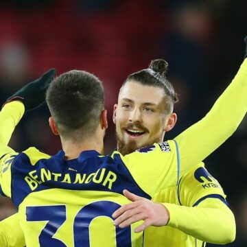 Radu-Dragusin-ca-si-vandut-de-Tottenham-De-ce-vrea-Thomas-Frank-sa-scape-urgent-de-roman-si-de-alti-doi-colegi-de-ai-sai-e1767001949760.jpg Radu Drăgușin, ca și vândut de Tottenham! De ce vrea Thomas Frank să scape urgent de român