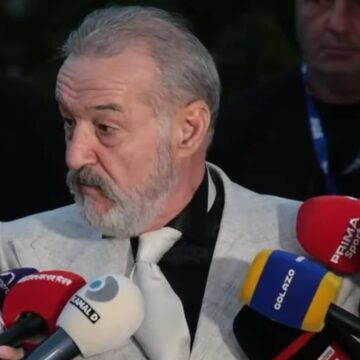 Ucrainenii-nu-s-au-mai-uitat-la-bani-si-si-au-spulberat-concurenta-inclusiv-pe-Gigi-Becali-„Agentii-au-facut-licitatie-e1765981189123.jpeg Ucrainenii nu s-au mai uitat la bani și și-au spulberat concurența, inclusiv pe Gigi Becali: „Agenții au făcut licitație”