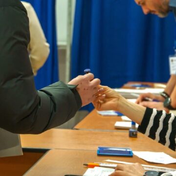 cum-se-voteaza-corect-alegeri-primaria-bucuresti-2025.jpg Sondaj CURS pentru București, la 3 luni de la alegerile locale parțiale: PNL are sub 20%, deși Ciprian Ciucu a câștigat primăria cu 40%