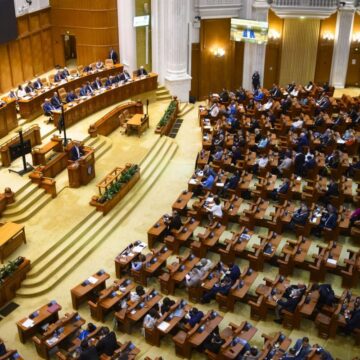 moțiuniunea simplă împotriva lui Radu Marinescu, dezbătută azi în plenul Camerei Deputaţilor, iar cea împotriva lui Cătălin Predoiu, în Senat