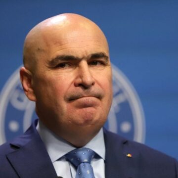 ilie-bolojan-avertizeaza-atacuri-coalitie-preludiu-rupere-e1766143435289.jpg „În cursul anului viitor, vor fi și oameni dați afară”. Premierul se declară „împăcat” cu măsurile luate în 2025