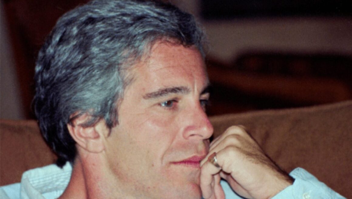 Donald Trump este acuzat că a violat o femeie împreună cu Jeffrey Epstein. Presupusa victimă a fost găsită moartă după ce a depus o plângere la poliție