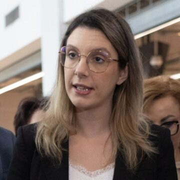 seful-apele-romane-florin-ghita-demisionat-criza-apa-potabila-prahova-dambovita-diana-buzoianu-corpul-control-e1765382589206.jpg PSD zguduie Coaliția, după ce a votat moțiunea simplă împotriva Dianei Buzoianu