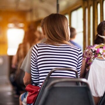 Un șofer de autobuz școlar a făcut infarct la volan, dar nu a murit până când nu a fost sigur că cei 42 de elevi sunt în siguranță