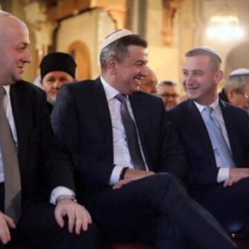 sorin-grindeanu-si-dominic-fritz-impreuna-la-timisoara-fotografiati-razand-in-timp-ce-psd-vota-motiunea-impotriva-dianei-buzoianu-foto-express-de-banat.jpeg Cum au fost fotografiați Sorin Grindeanu și Dominic Fritz în timp ce PSD vota moțiunea împotriva Dianei Buzoianu