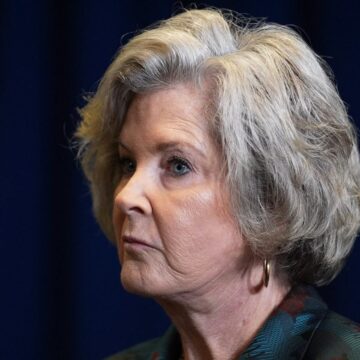 Donald Trump are „personalitatea unui alcoolic”, iar J.D. Vance este un „teoretician al conspirațiilor”