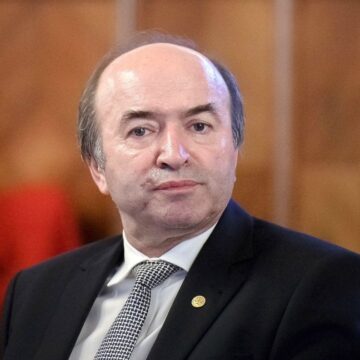 tudorel-toader-verdict-ccr-pensii-speciale-magistrati-2026-.jpg Tudorel Toader anticipează verdictul CCR referitor la pensiile magistraților: „S-a creat o presiune”