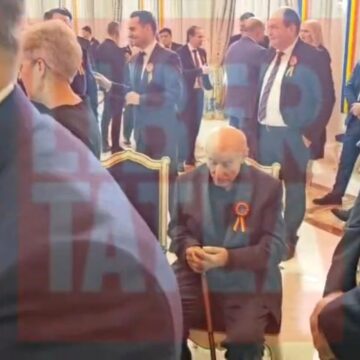 victor-rebengiuc-ilie-bolojan-receptie-1-decembrie-cotroceni-video-cristian-otopeanu.jpg Victor Rebengiuc, ignorat la recepția organizată de Nicușor Dan la Cotroceni de 1 Decembrie. Bolojan, căutat pentru poze