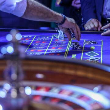 Milionarul-turc-a-tocat-banii-la-casino-in-Bucuresti-sub-ochii-lui-Giovanni-Becali.-„A-pierdut-vreo-500.000-de-euro-scaled.jpg „A pierdut vreo 500.000 de euro”