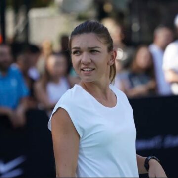 Simona-Halep-a-reactionat-cand-l-a-vazut-pe-barbatul-care-i-a-schimbat-viata-si-i-a-adus-faima-si-avere.jpg Simona Halep a reacționat când l-a văzut pe bărbatul care i-a schimbat viața