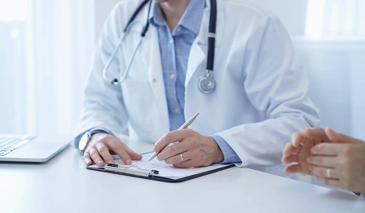 Opt mituri despre colesterol demontate de cardiologi. Ce spune medicul despre dieta și când trebuie să facem analizele