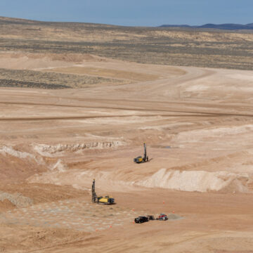 Americanii au descoperit peste 40.000.000 de tone de „aur alb” în argilă