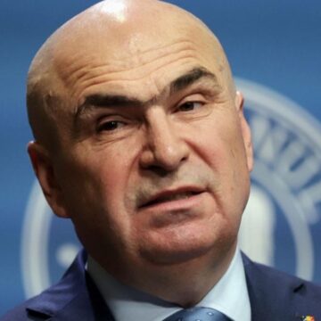 ilie-bolojan-anunt-nu-premier-psd-rotativa-spune-primar-pnl-e1769681040537.jpg Ilie Bolojan a anunțat că nu va fi niciun premier PSD la rotativă, spune un primar PNL. PSD urma să dea prim-ministru în aprilie 2027