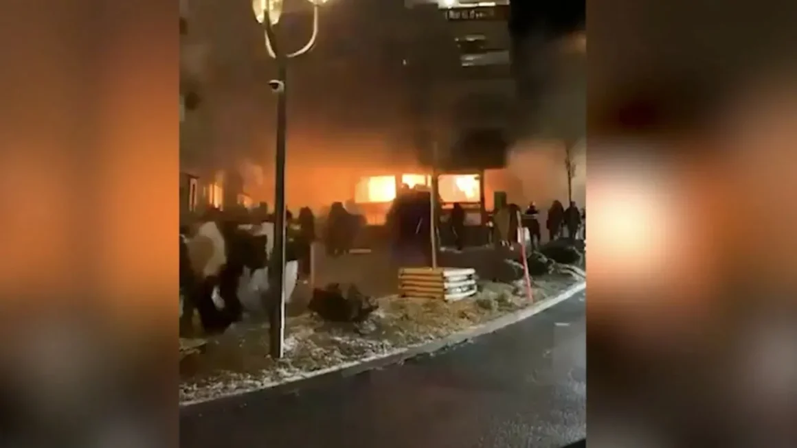 informatii-noi-despre-tragedia-din-elvetia-nationalitatile-victimelor-sunt-tinute-la-secret-momentan-iar-supravietuitorii-ar-putea-fi-transportati-in-afara-elvetiei-pentru-a-fi-salvati.webp.webp naționalitățile victimelor sunt ținute la secret momentan, iar supraviețuitorii ar putea fi transportați în afara Elveției pentru a fi salvați!