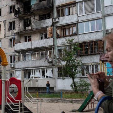 Ucrainenii fug din Kiev și din est din cauza bombardamentelor: „Următorul pas e Europa”