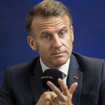 De ce vrea Macron să interzică accesul copiilor sub 15 ani la rețelele sociale