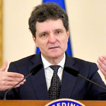 Nicușor Dan a anunțat ce face dacă CAB va suspenda numirea lui Dacian Dragoș la CCR