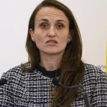 AUR vrea ca PSD să semneze moțiunea simplă împotriva Oanei Țoiu