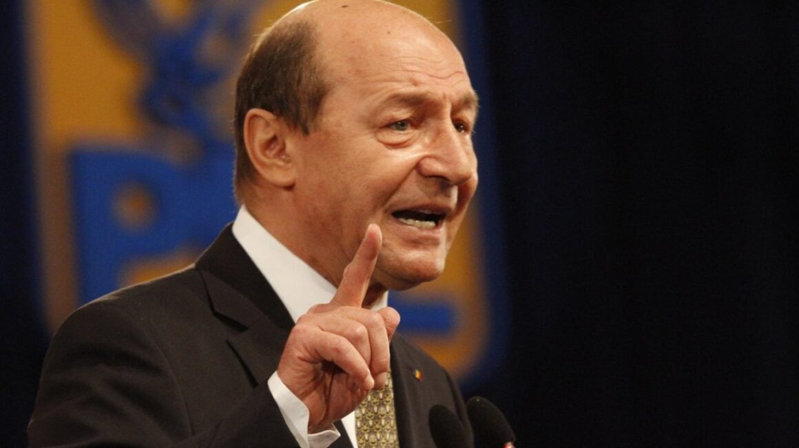 Băsescu i-a dat un sfat lui Nicușor Dan despre șefii SRI și SIE: „Nu s-a dărâmat România”