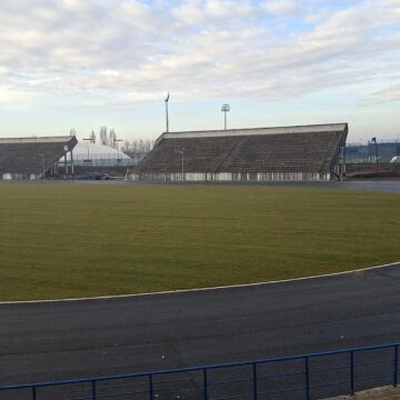 Ce-ati-facut-cu-stadionul.jpg Ce-ați făcut cu stadionul?! Renovarea arenei din Târgu Mureș n-a respectat proiectul arhitectului și a ieșit o ANOMALIE