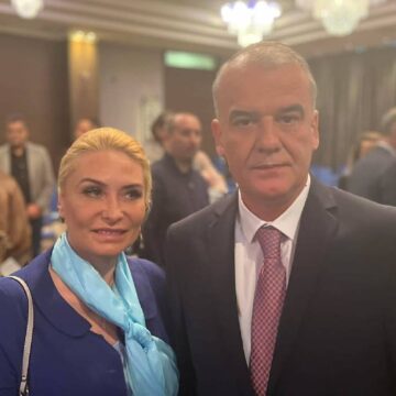 adriana-georgescu-si-ion-popa.jpg Adriana Georgescu a fost angajată cabinetul liberalului Ion Popa, Grindeanu a semnat decizia