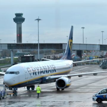 O femeie a luat avionul din Londra la Milano ca să ajungă într-un alt oraș din Marea Britanie și a plătit mai puțin decât pe un bilet de tren