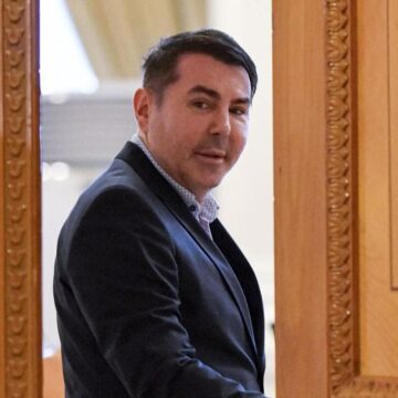 de-ce-a-venit-din-concediu-judecatorul-ccr-gheorghe-stan-ca-sa-aprobe-trimiterea-legii-pensiilor-speciale-la-cjue-ceruta-de-lia-savonea-e1770816423423.jpg Gheorghe Stan (CCR) a venit din concediu ca să aprobe trimiterea legii pensiilor speciale la CJUE, cerută de Lia Savonea