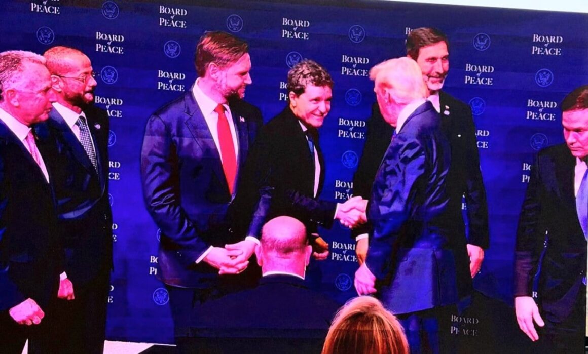 Donald Trump l-a numit pe Nicușor Dan prim-ministru, în loc de președintele României. Reacția lui Nicușor Dan