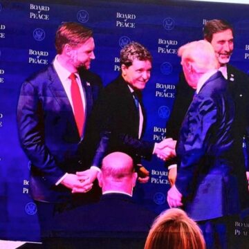 donald-trump-nicusor-dan-premier-prim-ministrul-romaniei.jpg Donald Trump l-a numit pe Nicușor Dan prim-ministru, în loc de președintele României. Reacția lui Nicușor Dan