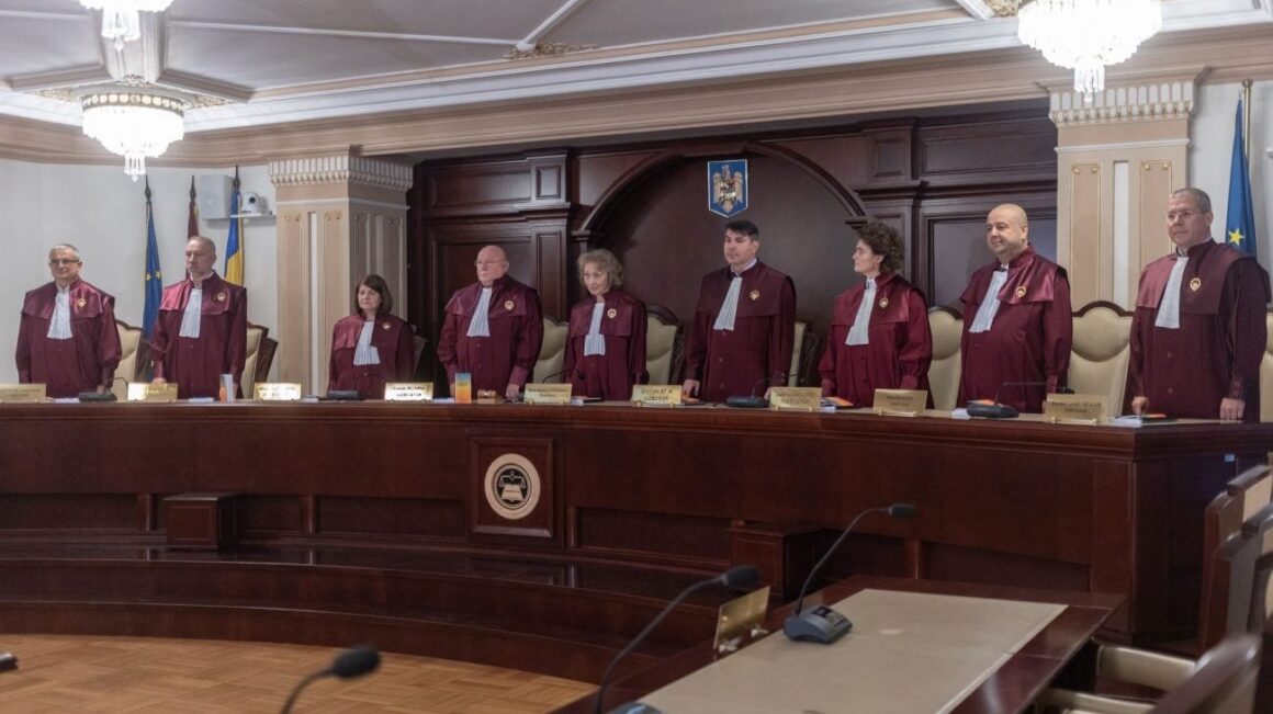 Bolojan a cerut CCR să urgenteze verdictul la pensiile magistraților, altfel România pierde 231 de milioane de euro