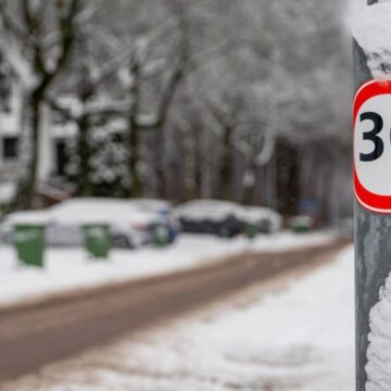 Orașul european unde mașinile vor fi obligate să circule cu maximum 32 km/h. Noua regulă rutieră a scandalizat șoferii