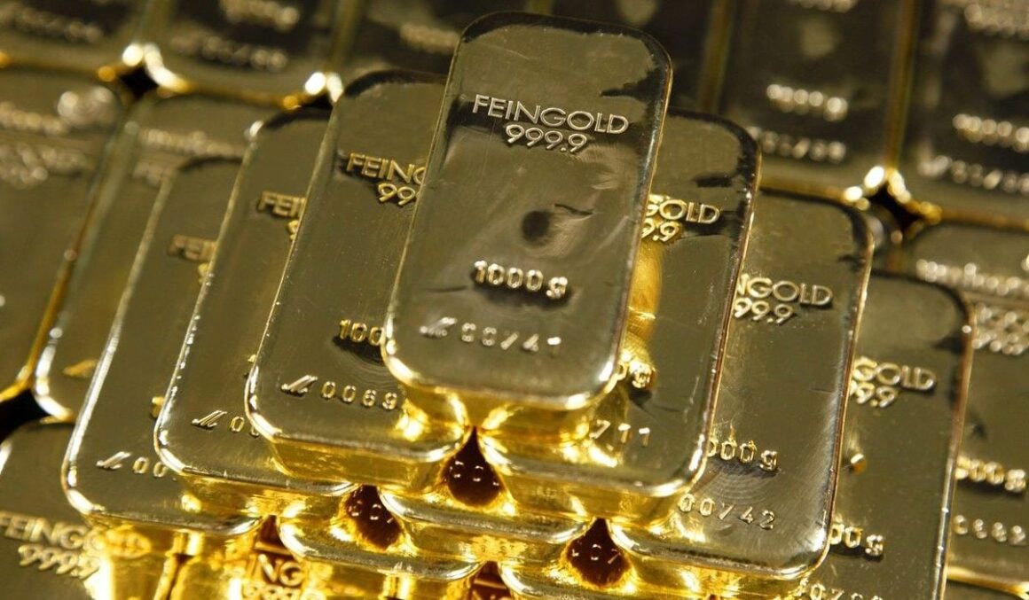 lingourile-de-aur-au-fost-aruncate-la-gunoi-imagine-cu-caracter-ilustrativ-foto-profimedia-e1770844586487.jpg Un bărbat a aruncat din greșeală la gunoi 20 de lingouri de aur, în Italia. Ce a urmat