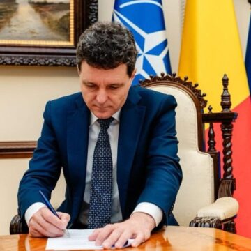 nicusor-dan-promulgare-lege-pensii-speciale.jpg Nicușor Dan a promulgat legea care taie pensiile magistraților la două luni după ce Bolojan și-a asumat răspunderea