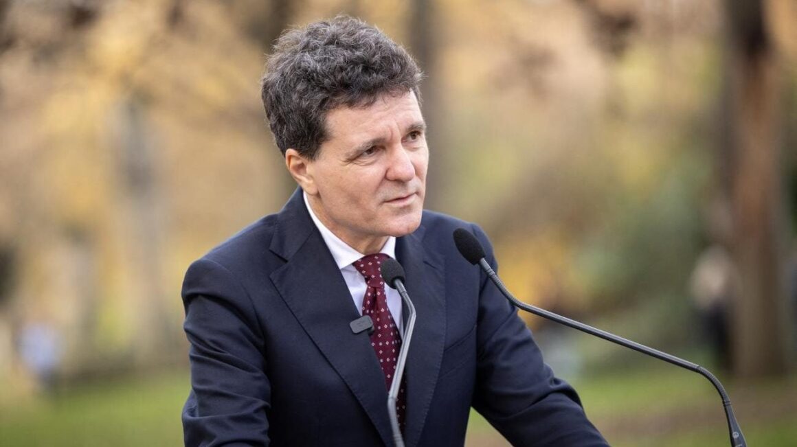 Nicuşor Dan va ține un scurt discurs la prima reuniune a Consiliului pentru Pace organizat de Donald Trump la Washington