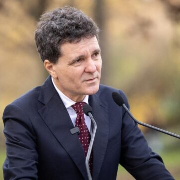 nicusor-dan-va-tine-un-scurt-discurs-la-prima-reuniune-a-consiliului-pentru-pace-organizat-de-donald-trump-la-washington-e1771501034651.jpg Nicuşor Dan va ține un scurt discurs la prima reuniune a Consiliului pentru Pace organizat de Donald Trump la Washington