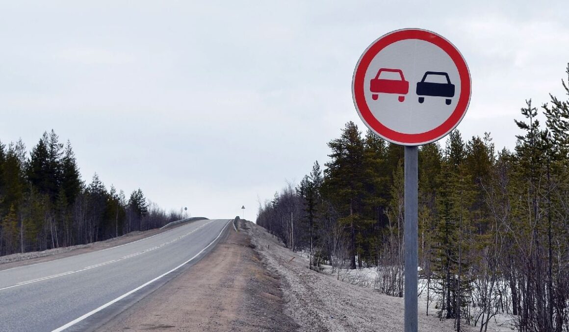 Reguli noi de depășire în 2026. Acestea se vor aplica pe vreme rea și pe autostrăzi, în Spania