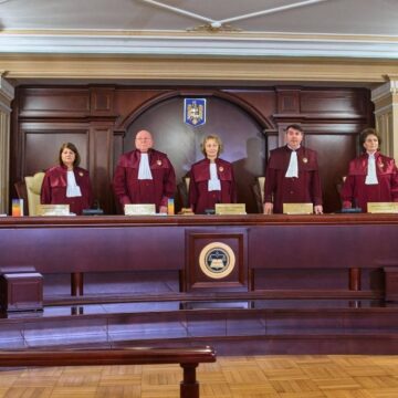 sedinta-de-azi-a-ccr-pentru-pensiile-speciale-este-incerta-dupa-ce-gheorghe-stan-judecatorul-propus-de-psd-a-intrat-in-concediu-e1770756796243.jpg Şedinţa CCR pentru pensiile speciale a început. Gheorghe Stan a venit, deși este în concediu