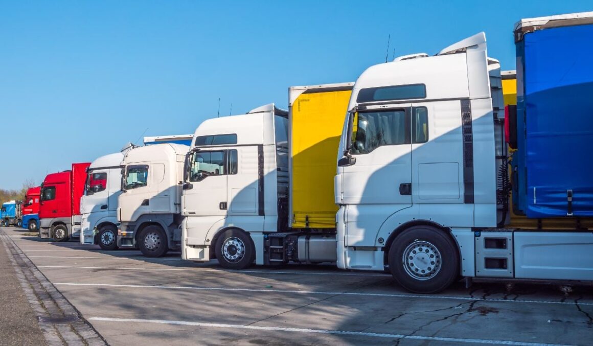 „Stau în cabine cu orele, în fiecare zi”