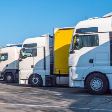 „Stau în cabine cu orele, în fiecare zi”