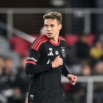 Cumparat-cu-o-suma-uriasa-Louis-Munteanu-a-ajuns-deja-rezerva-la-DC-United.-Cat-a-jucat-in-a-doua-partida-din-MLS.jpg Cumpărat cu o sumă uriașă, Louis Munteanu a ajuns deja rezervă la DC United. Cât a jucat în a doua partidă din MLS