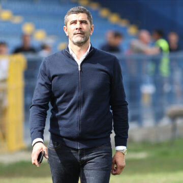 Dani-Coman-i-a-pus-pumnul-in-gura-lui-Florin-Tanase-dupa-declaratia-despre-Radu-Petrescu-„Nu-e-el-in-masura-scaled.jpg Dani Coman i-a pus pumnul în gură lui Florin Tănase după declarația despre Radu Petrescu