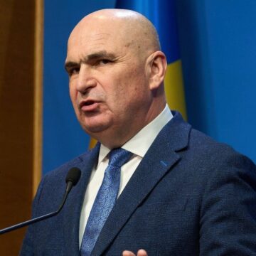 Ilie Bolojan spune că exportul de benzină continuă, iar scumpirile nu pot fi evitate