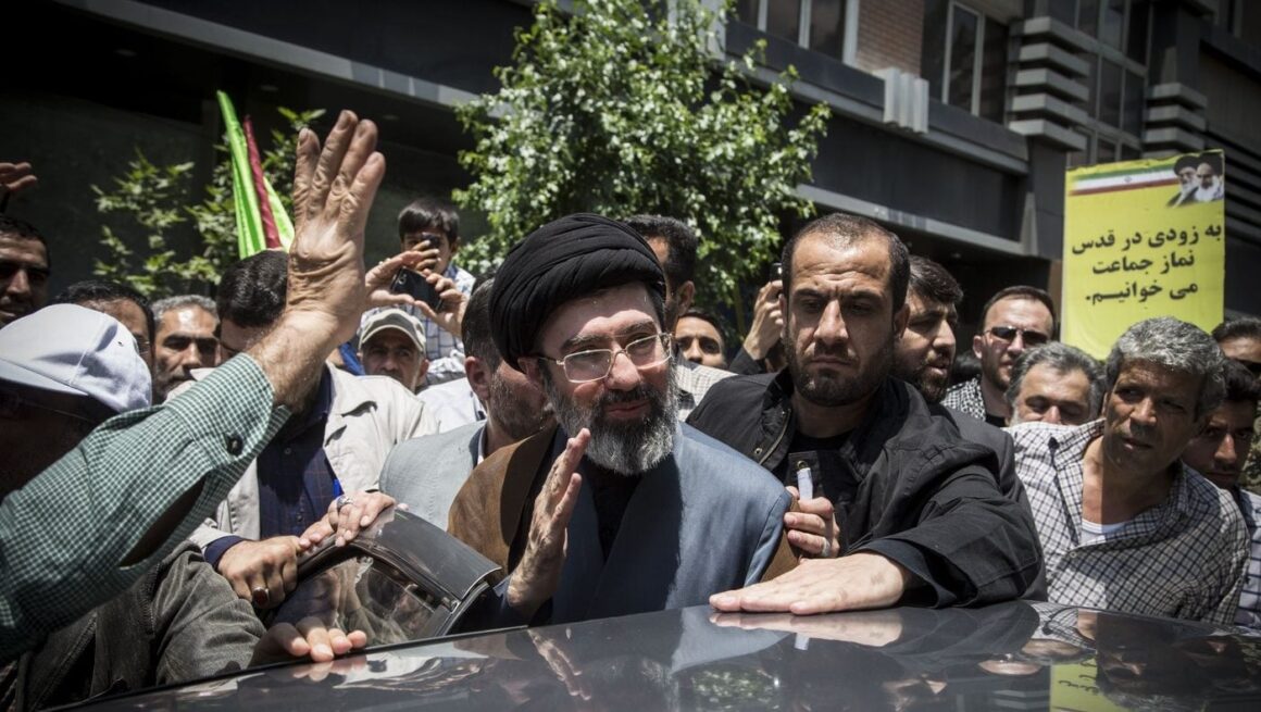 Cum a fost anunțată alegerea noului lider suprem al Iranului, Mojtaba Khamenei