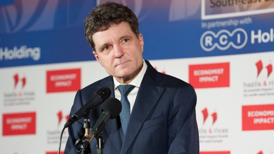 De ce tot amână Nicușor Dan numirea șefilor la SRI și SIE. A dat o explicație