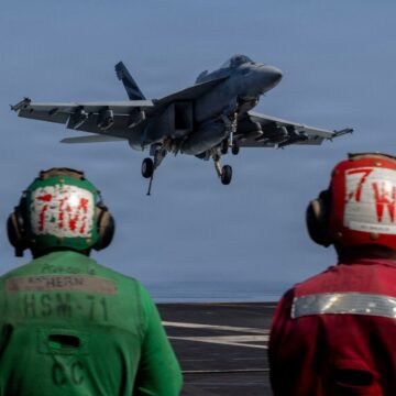 Un „val mare” de atacuri este iminent, spune Trump / Israelul a devastat inima spionajului iranian